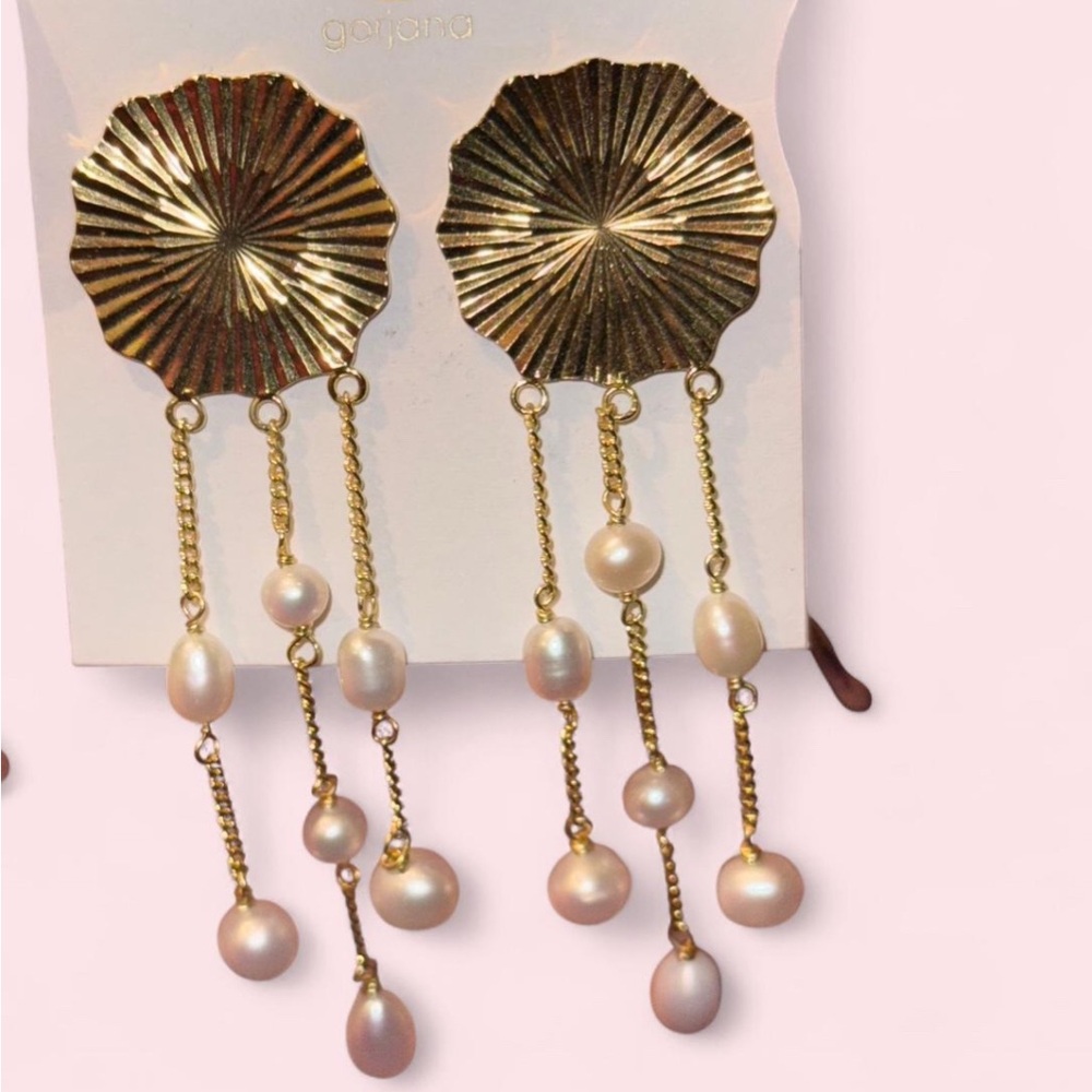 NWT Gorjana Gold and Pearl Dangle Earrings - Picture 3 of 4